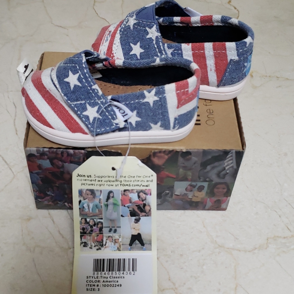 Tom's Tiny size 3 American Flag shoes